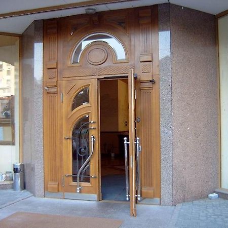 Attache Hotel Kijów Zewnętrze zdjęcie