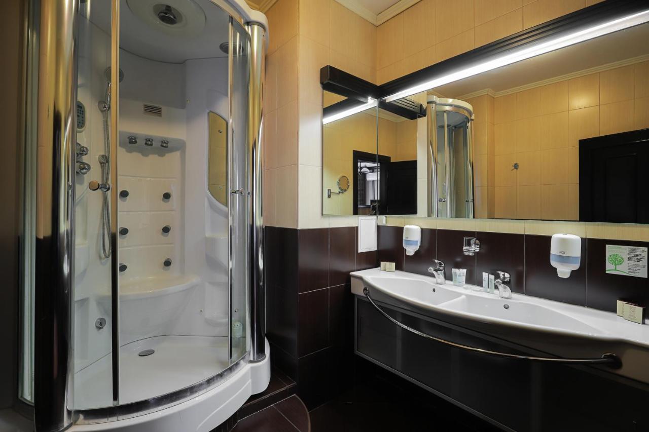 Attache Hotel Kijów Zewnętrze zdjęcie