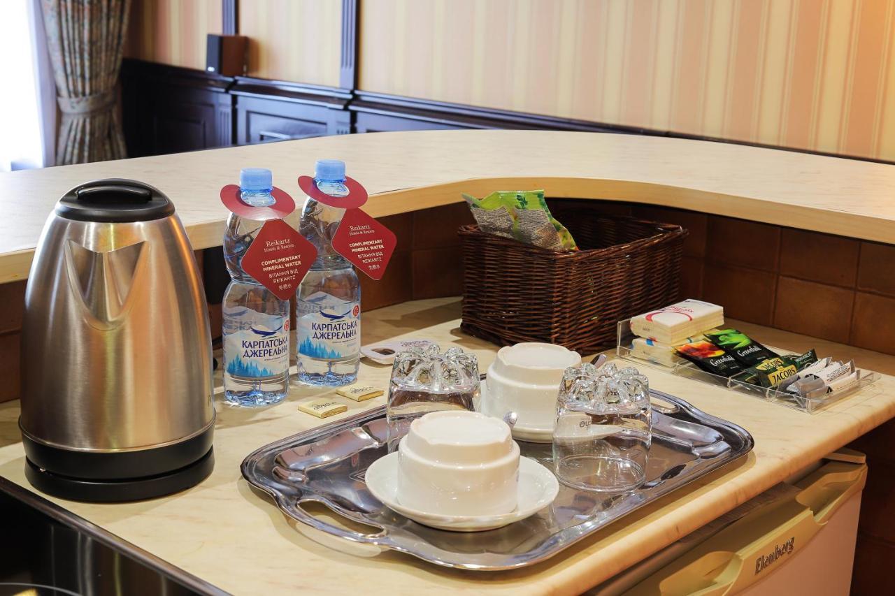 Attache Hotel Kijów Zewnętrze zdjęcie