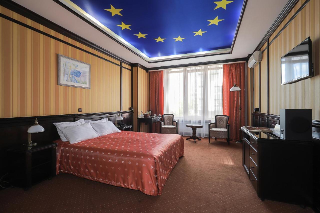Attache Hotel Kijów Zewnętrze zdjęcie